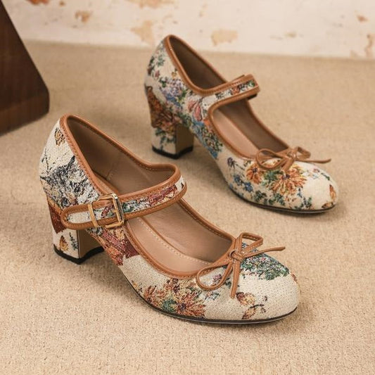 Flora Retro Pumps