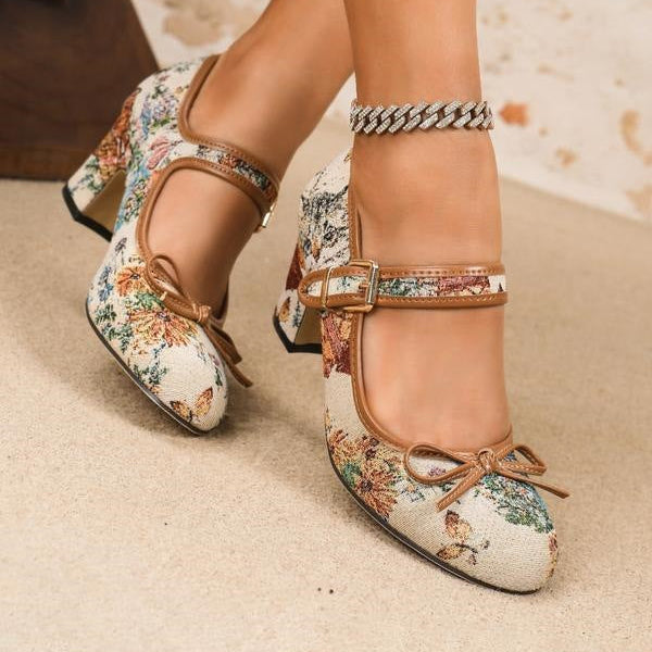 Flora Retro Pumps