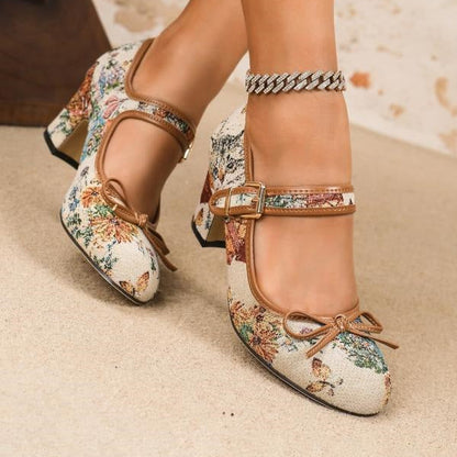 Flora Retro Pumps