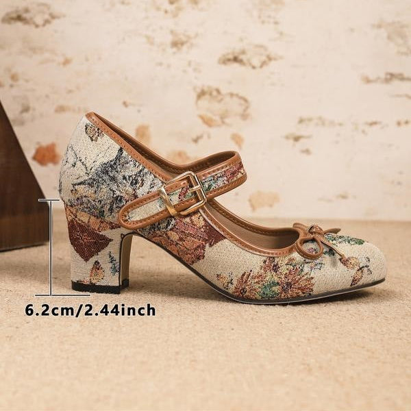 Flora Retro Pumps